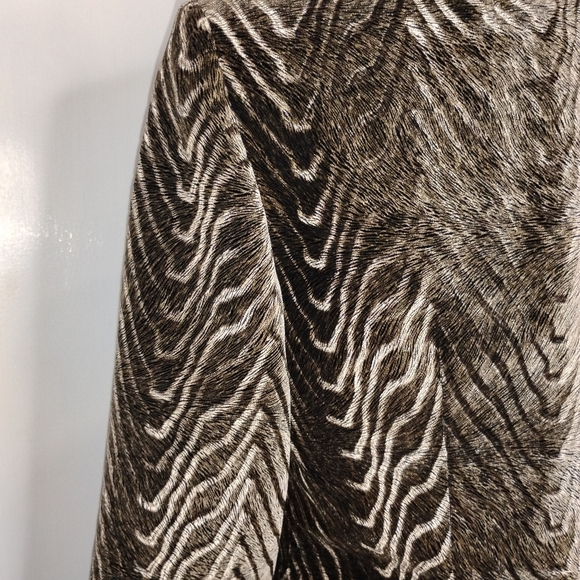 DYNAMIC VELVET JACKET WITH RHINESTONE BUTTONS - Picture 7 of 9